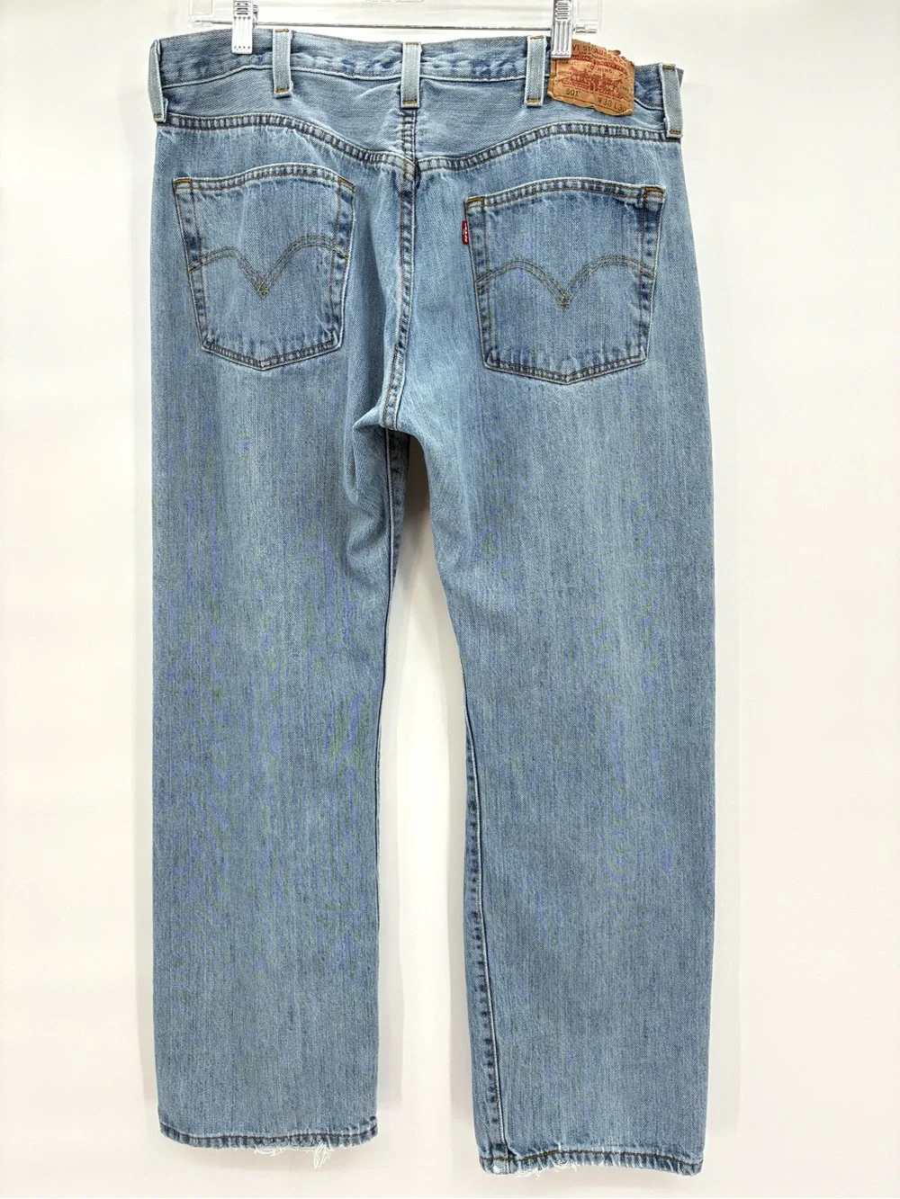 Levi’s Vintage 90s Men’s 501 Distressed Denim Jeans Button Fly Broken-In 35x29